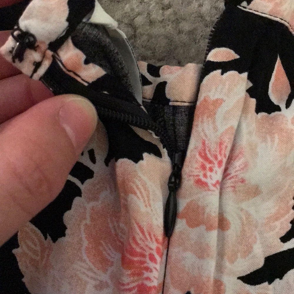 Floral shorts 😍 - Picture 3 of 5
